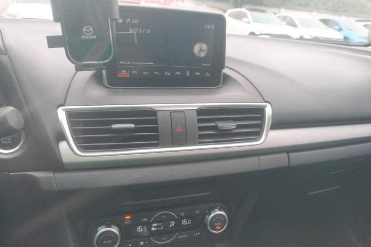 Used Mazda 3 Axela 2016 Hatchback 2.0L Automatic Sport Model
