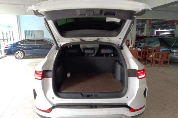 Used BYD Song PLUS New Energy 2024 Honor Edition EV 605km Flagship PLUS Trunk