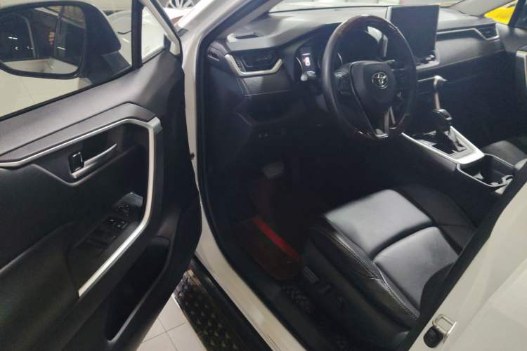 Used Toyota Wildlander 2020 2.0L CVT Two-Wheel Drive Luxury Edition