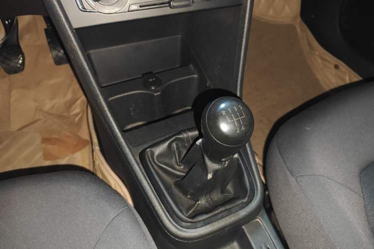 Used Volkswagen Santana 2015 1.6L Manual Fashion Edition Gear Lever