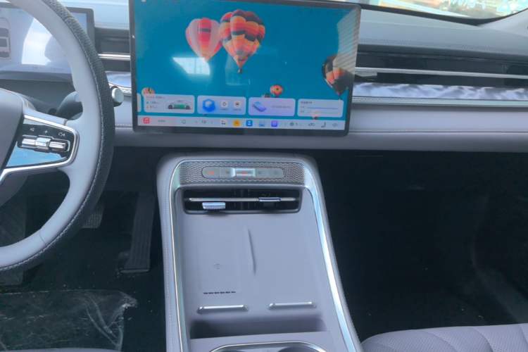 Used Roewe M7 DMH 2025 Model 160km Premium Version
