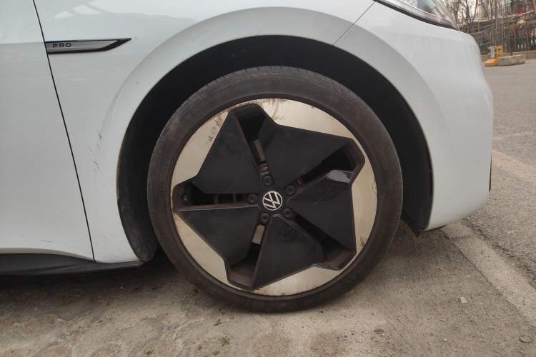 Used Volkswagen ID.3 2022 Pro Smart Edition Right Front Wheel Hub