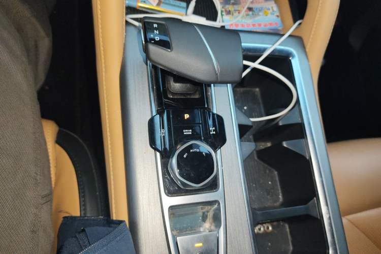 Used Changan Lantop 2023 Business Edition 2.0T Automatic All-Wheel Drive Gasoline Elite Model with Extended Cabin
