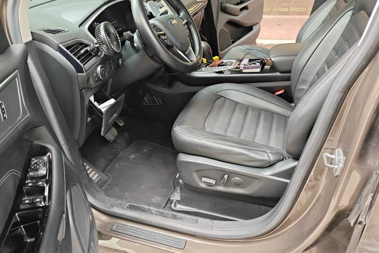 Used Ford Edge 2018 EcoBoost 245 Two-Wheel-Drive Titanium 7-Seater China V Standard Driver Seat