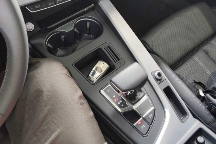 Used Audi A4L 2020 40 TFSI Luxury Dynamic Model