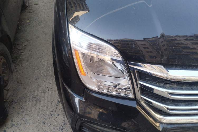 Used SAIC MAXUS Xintu V80 2021 2.0T PLUS Manual City Edition Short Wheelbase Ultra-Low Roof 5/6 Seats