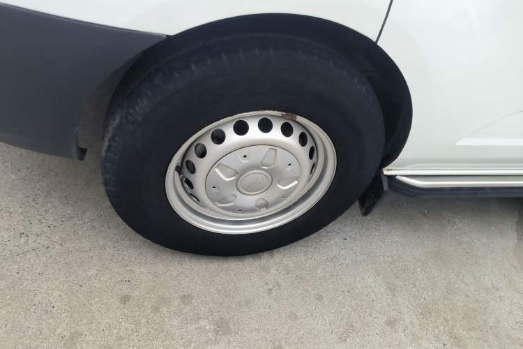 Used Ford Transit 2019 2.0T Diesel Multi-Purpose Commercial Vehicle Short Wheelbase Low Roof 6-Seater China VI Standard