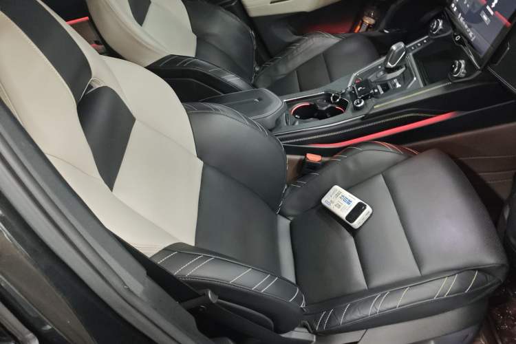 Used Lynk & Co 05 2022 2.0T Two-Wheel Drive Shine Halo
