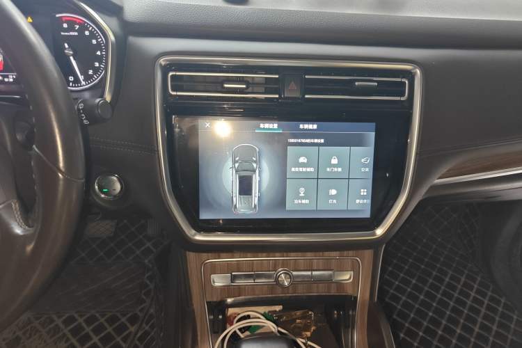 Used Roewe RX8 2019 30T Smart Connectivity Two-Wheel Drive Supreme Flagship Edition
