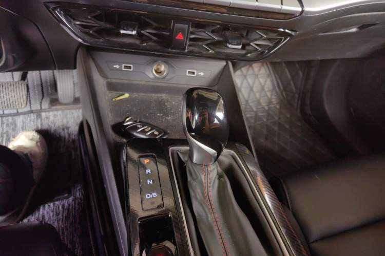 Used MG 5 2021 180 DVVT CVT Youth Luxury Edition Gear Lever