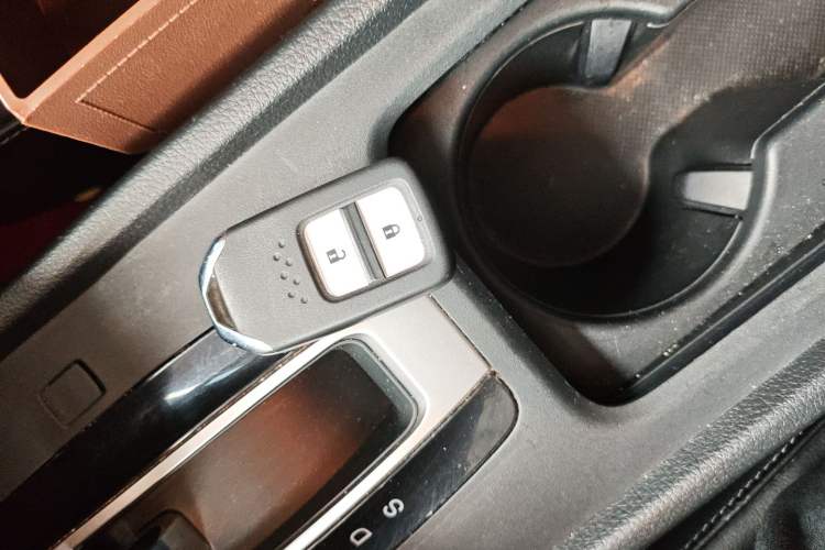 Used Honda Jade 2014 1.8L Automatic Comfort Elite Version 5 Seats
