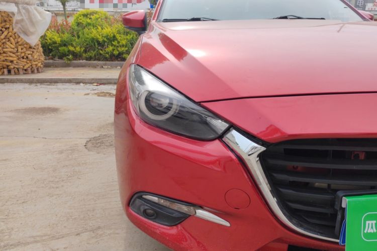Used Mazda 3 Axela 2017 Sedan 1.5L Automatic Luxury Model China VI Standard Right Front Headlight