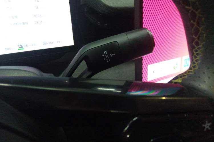 Used Lynk & Co 08 EM-P 2025 120km Long-Range Halo