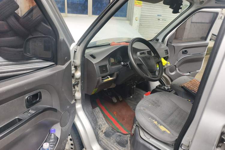 Used Wuling Electric Truck 2022 Affordable Model Anchi with 35.904 kWh Driver Seat