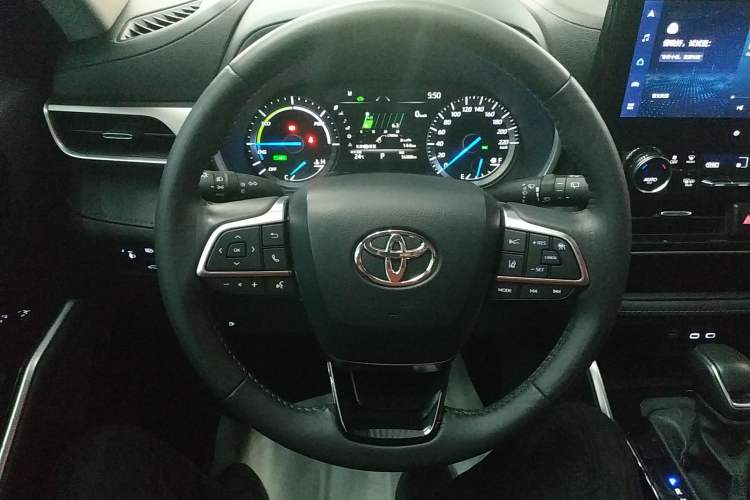 Used Toyota Highlander 2023 2.5L Smart Electric Hybrid Dual-Engine Four-Wheel Drive Prestige Version – 7 Seats Steering Wheel