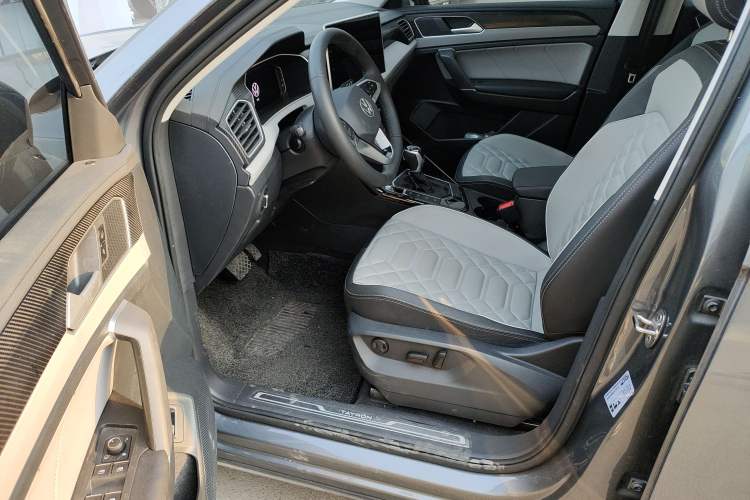 Used Volkswagen Tayron 2023 300TSI Two-Wheel-Drive Luxury Plus Advanced Edition Driver Seat