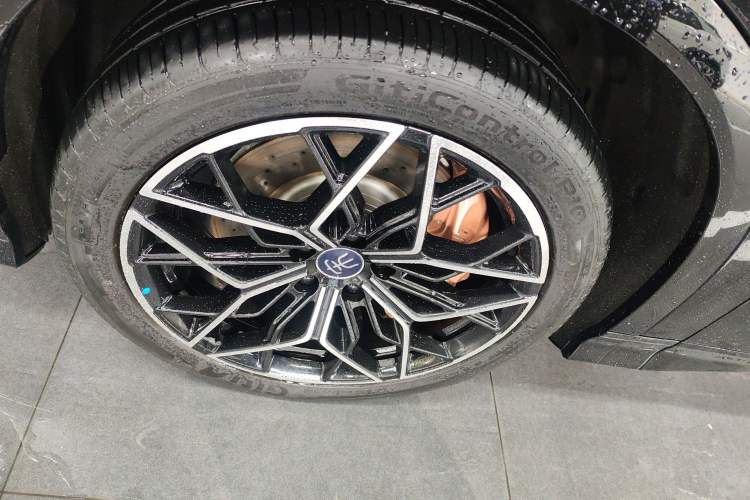 Used BYD Song L EV 2025 Intelligent Driving Version 602 km Range LiDAR-equipped All-Wheel-Drive Type Left Front Wheel Hub