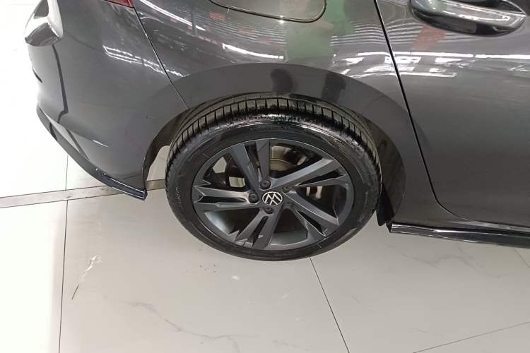 Used Volkswagen Golf 2023 Facelift 280TSI DSG R-Line Lite Exterior 2