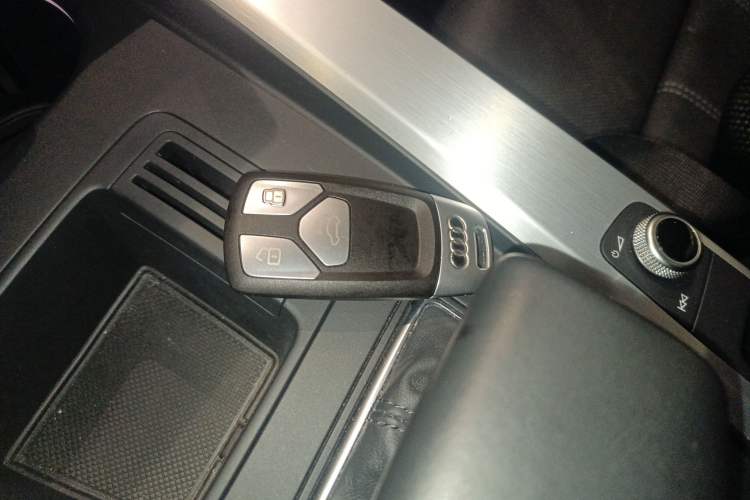 Used Audi A4L 2020 40 TFSI Luxury Dynamic Model
