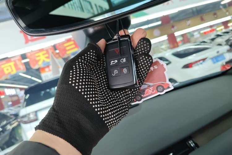 Used Land Rover Discovery Sport New Energy 2021 P300e Performance Tech Edition Interior 1