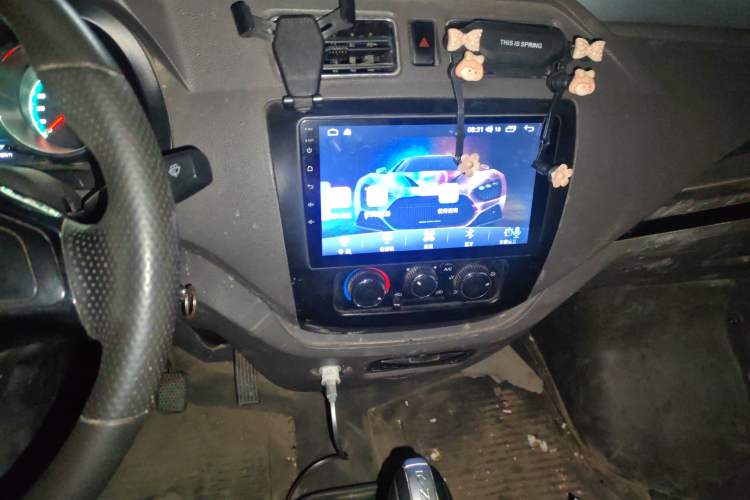 Used Dongfeng Yufeng EM26 2023 Standard Edition 41.472 kWh Henan Lithium Power Audio And AC Panel