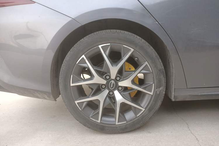 Used GAC Trumpchi EMPOW 2021 270T DCT J15 Version Right Rear Wheel Hub