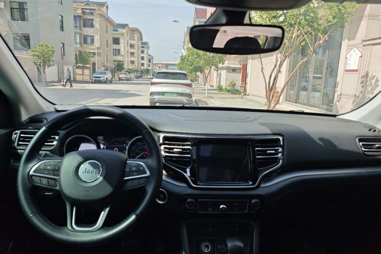 Used Jeep Commander 2018 2.0T Two-Wheel Drive Enjoy Edition China V