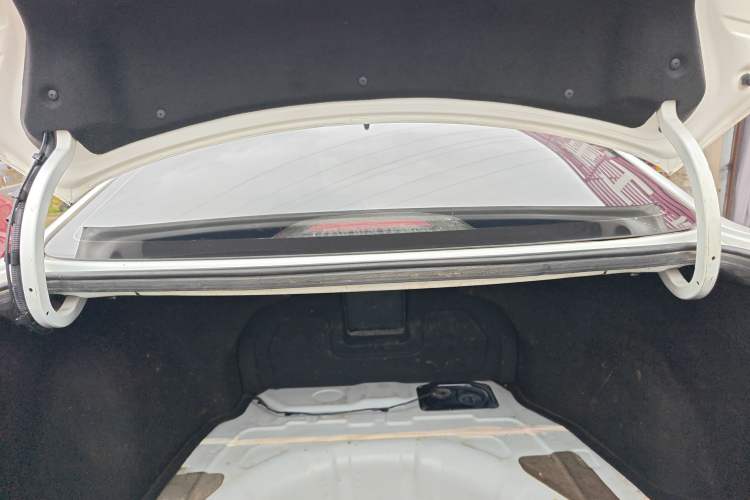 Used Hyundai Mistra 2016 1.8L Automatic Smart GLS Trunk