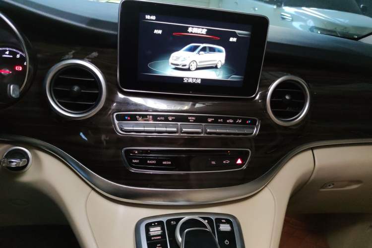 Used Mercedes-Benz V-Class 2018 V 260 Avantgarde Edition China VI Audio And AC Panel