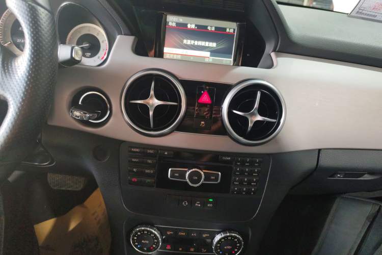 Used Mercedes-Benz GLK-Class 2014 GLK 200 Standard Model