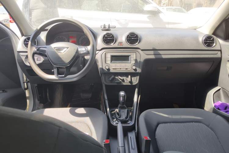 Used Jetta VA3 2020 1.5L Automatic "Upward Life" Edition Center Console