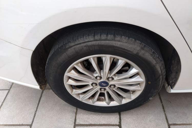 Used Ford Focus 2020 Sedan EcoBoost 180 Automatic Trend Edition Exterior 2