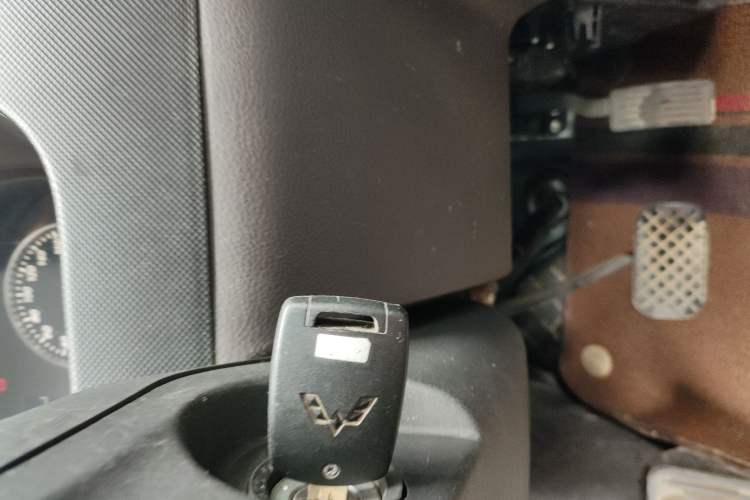 Used Wuling Rongguang EV 2023 Base Model Passenger Bus with Huating Battery