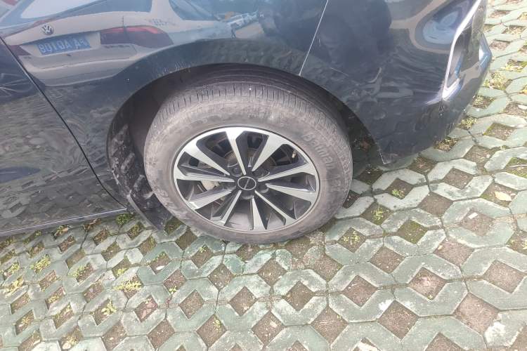 Used FORTHING M7 2022 Lingjue Model 2.0T Automatic Marquis Edition Right Front Wheel Hub