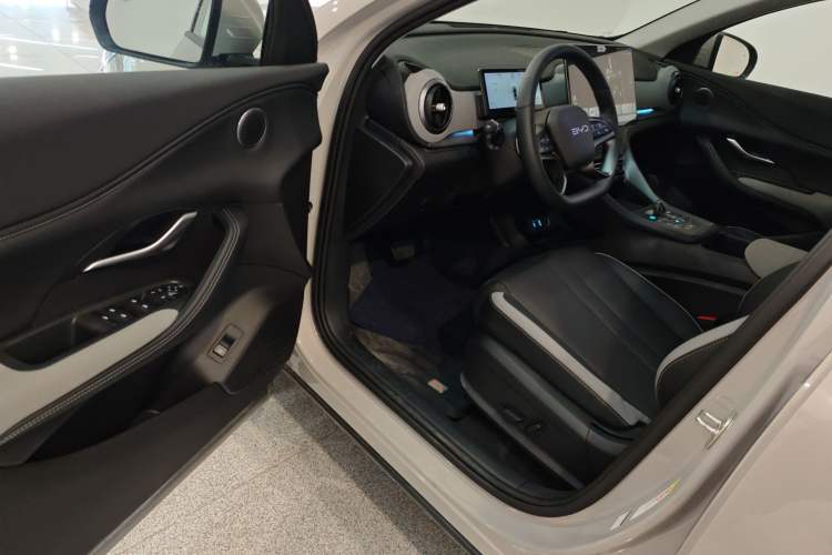 Used BYD Sealion 05 DM-i 2025 DM-i Smart Drive 115KM Flagship Model Driver Seat