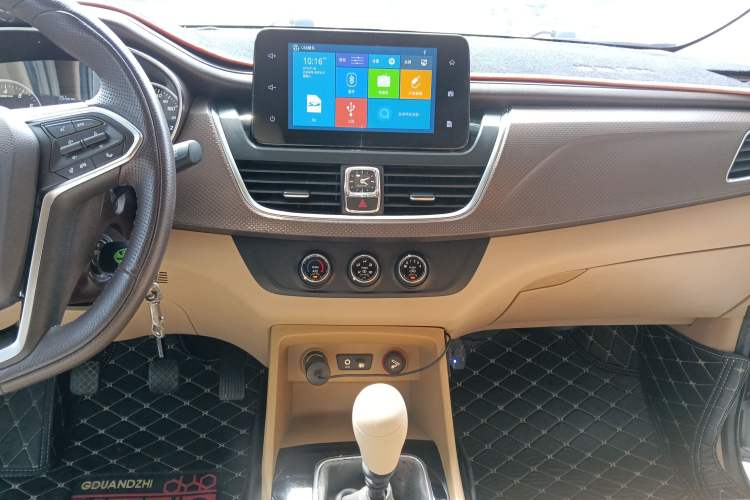 Used Baojun 730 2017 1.5T Manual Fashion Version 7 Seats China V Emission Standard
