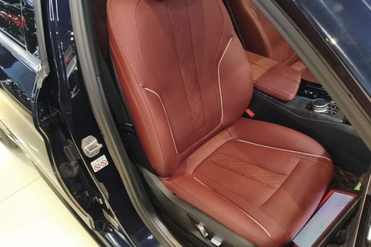 Used BMW 5 Series New Energy 2021 Restyled 535Le M Sport Package Right Front Seat