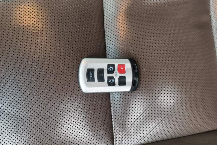 Used Toyota SIENNA 2015 3.5L Four-Wheel Drive L