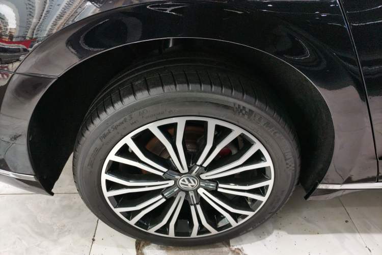 Used Volkswagen Phideon 2019 380TSI Two-Wheel Drive Business Edition China VI Standard
