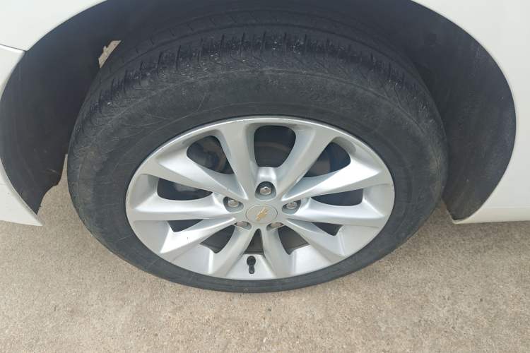 Used Chevrolet Cruze 2018 Revised Version 320 Automatic Pioneer Edition Right Rear Wheel Hub