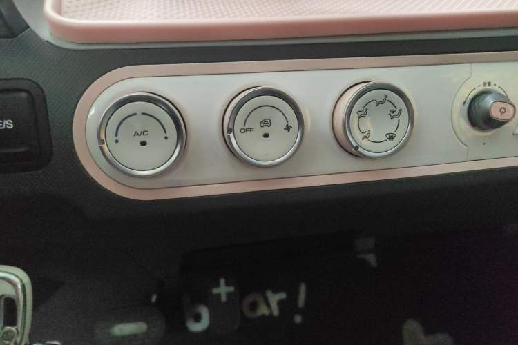 Used Wuling Hongguang MINIEV 2021 Macaron Premium Model – Lithium Iron Phosphate