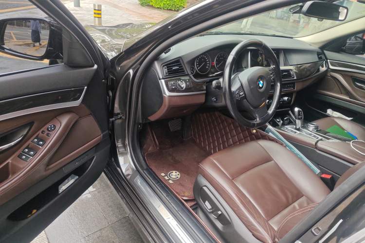 Used BMW 5 Series 2014 525Li Luxury Design Package
