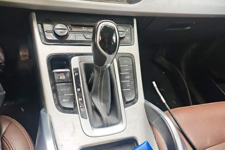Used Geely Auto Emgrand X7 Sport 2016 1.8TD Automatic ZhiZun Version Gear Lever