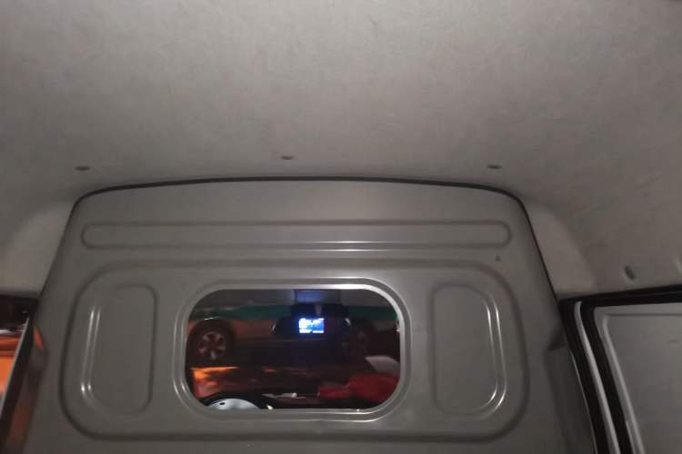 Used Sunlong DST 5 2021 All-Electric Van with 41.86 kWh