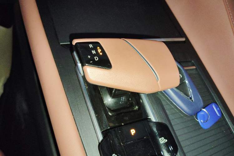 Used CHANGAN CS75 PLUS 2023 3rd Generation 1.5T Automatic Pilot Model
