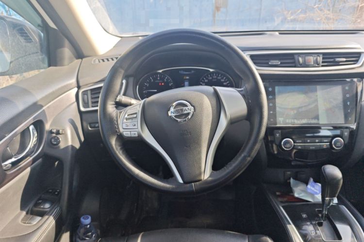 Used Nissan X-Trail 2015 2.0L CVT Comfort MAX Edition 2WD Steering Wheel