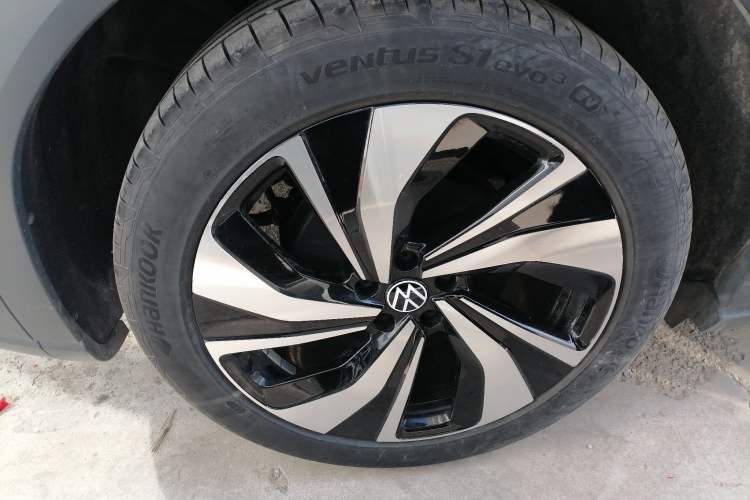 Used Volkswagen ID.6 CROZZ 2022 Long-Range PURE+ Edition
