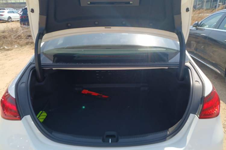 Used Mercedes-Benz C-Class 2024 Facelifted C-Class 260 L Night Edition Sports Version Trunk