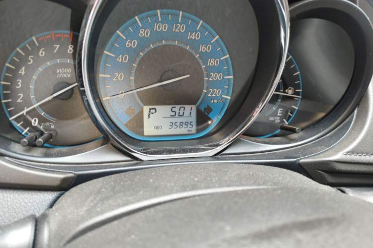 Used Toyota YARiS L Zhi Xuan 2015 1.5E Automatic Charm Edition
