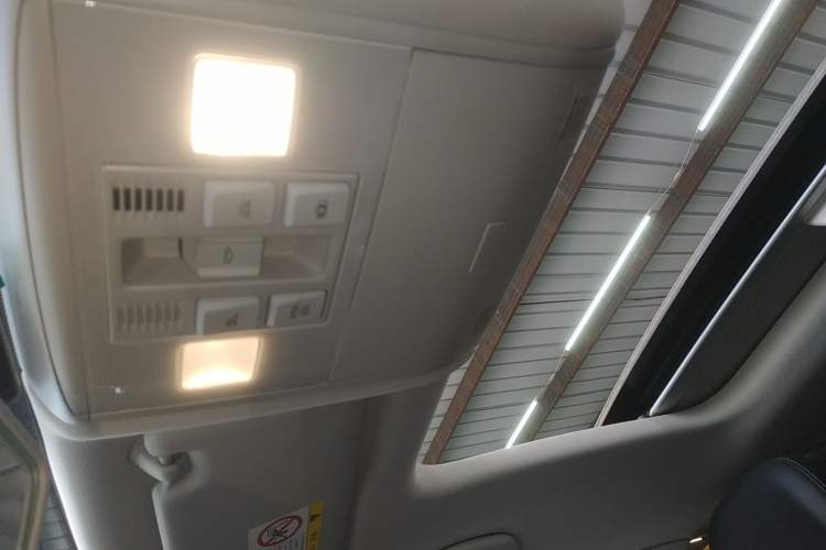 Used Volkswagen Golf 2018 1.6L Automatic Comfort Model Headliner